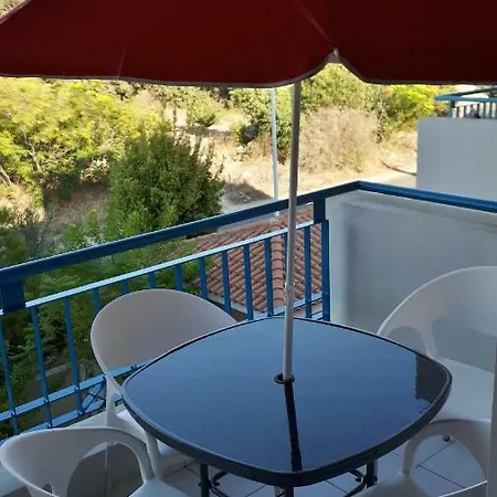 Iris Village Holiday بافوس