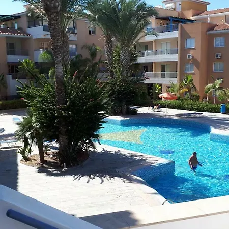 Iris Village Holiday Апартаменты Пафос