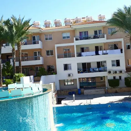 Iris Village Holiday شقة بافوس