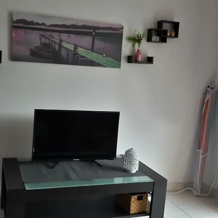 Iris Village Holiday Apartment *