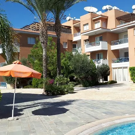 Iris Village Holiday Apartment *